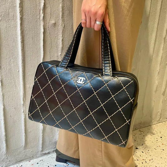 js994-chanel-vintage-black-calfskin-wild-stitch-handbag