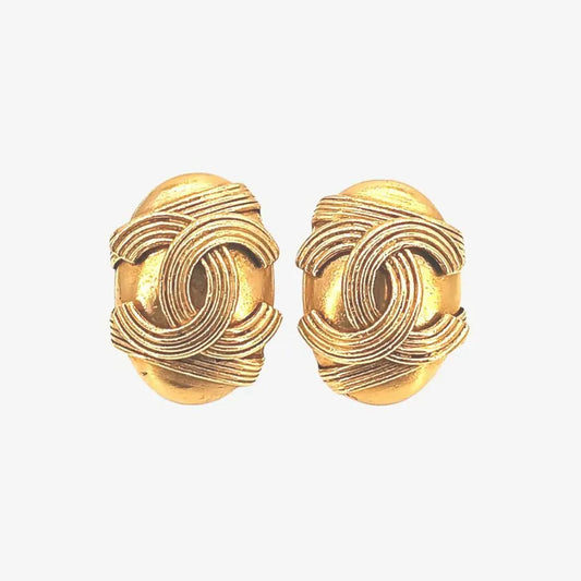 js317-chanel-vintage-oval-gold-plated-clip-on-earrings