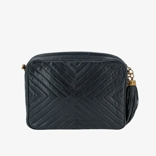 rb039-chanel-vintage-black-lambskin-chevron-camera-bag