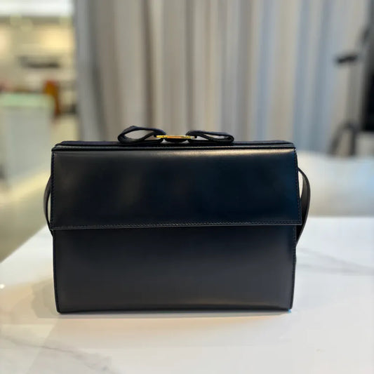 jx912-salvatore-ferragamo-vintage-navy-vara-ribbon-shoulder-bag