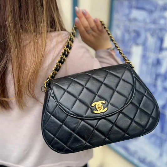 c360-chanel-vintage-black-lambskin-quilted-flap-handbag