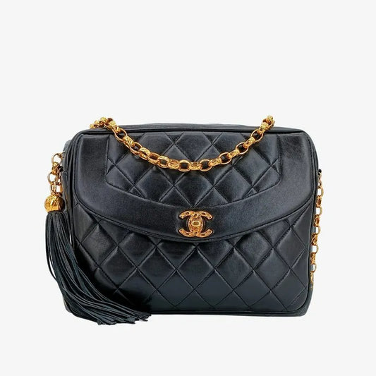 js539-chanel-vintage-black-lambskin-gold-chain-camera-bag