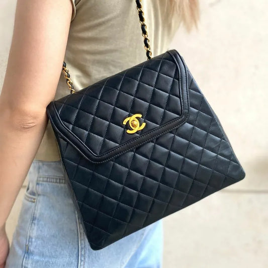 js078-chanel-vintage-black-lambskin-trapezoid-flap-bag