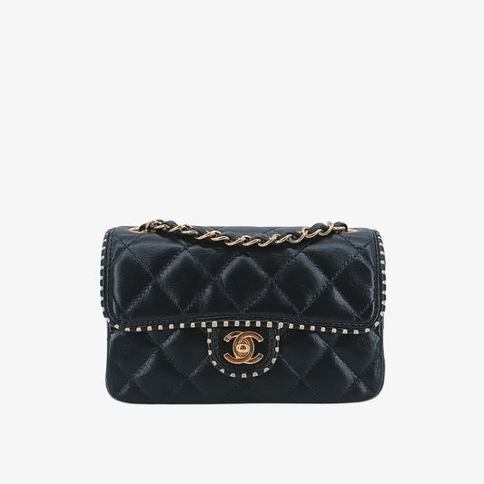 jah77-chanel-vintage-black-lambskin-flap-bag