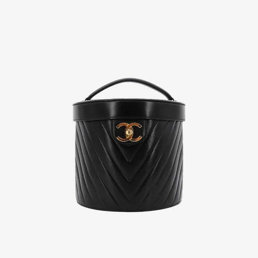 jq979-chanel-vintage-black-lambskin-flap-bucket-bag