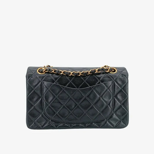 js722-chanel-vintage-black-lambskin-23cm-classic-flap-bag