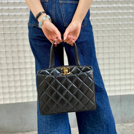 jt913-chanel-vintage-black-lambskin-tote-bag