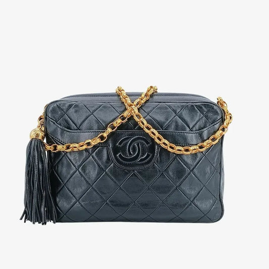 jt788-chanel-vintage-black-lambskin-gold-chain-camera-bag