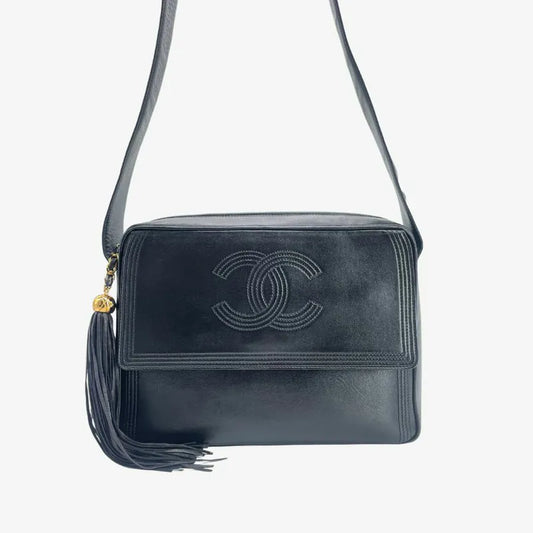 rc156-chanel-vintage-black-lambskin-camera-bag