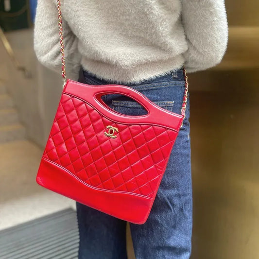 ra527-chanel-vintage-red-lambskin-quilted-31-tote-bag