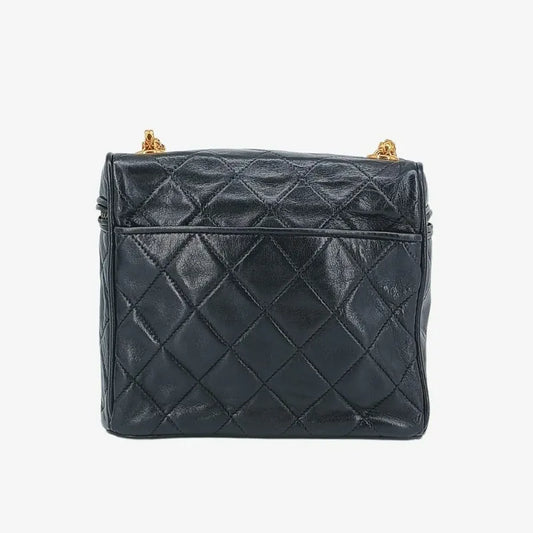 jt446-chanel-vintage-black-lambskin-tassels-gold-chain-camera-bag