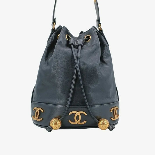 ra321-chanel-vintage-black-lambskin-gold-ball-bucket-bag