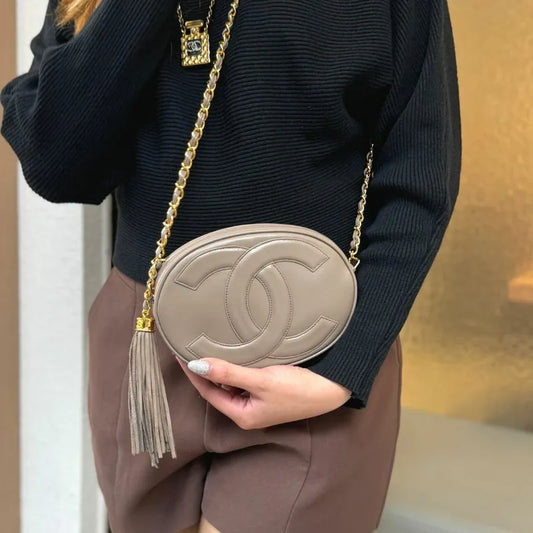 ra422-chanel-vintage-grey-lambskin-oval-camera-bag