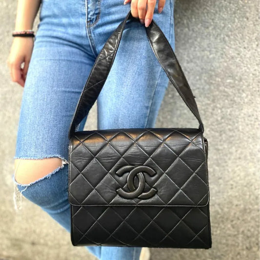 jt256-chanel-vintage-black-lambskin-quilted-flap-bag