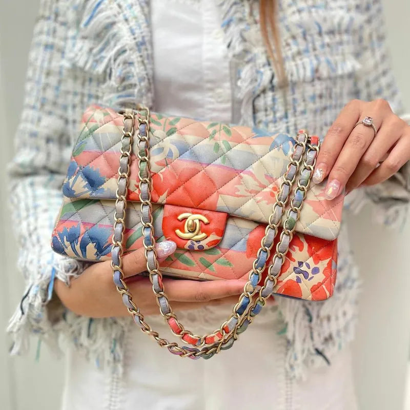 CHANEL グラフィティ フローラル キャンバス リゾート 花柄フラワーバッグ SH009 - CHANEL Vintage Pink Lambskin Tropical Flower Print Classic