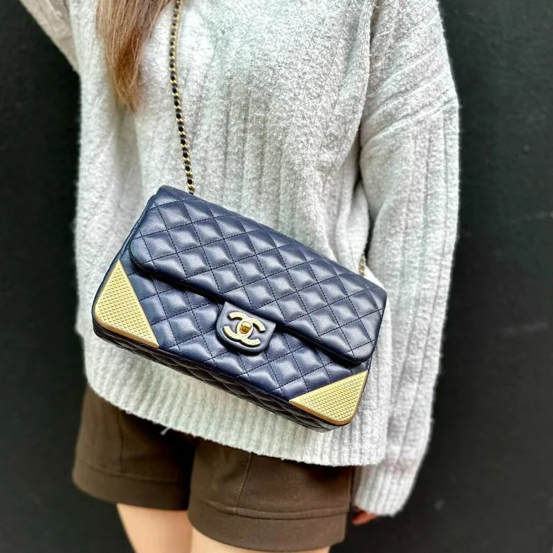 JAH105 - CHANEL Navy Calfskin Rock The Corners Flap Bag – Lovintage