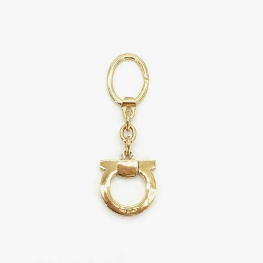 jq155-salvatore-ferragamo-gold-key-ring