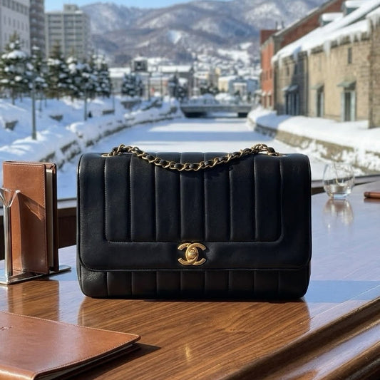 CS078 - CHANEL Vintage Black Lambskin Mademoiselle Chain Flap Bag - Lovintage