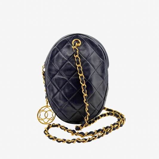KA768 - Chanel Vintage Quilted Leather Shoulder Bag