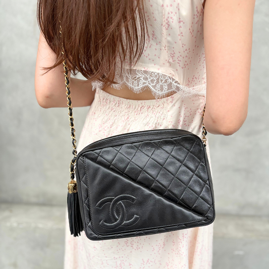 RG337 - CHANEL Vintage Black Lambskin Quilted Tassel Camera Bag