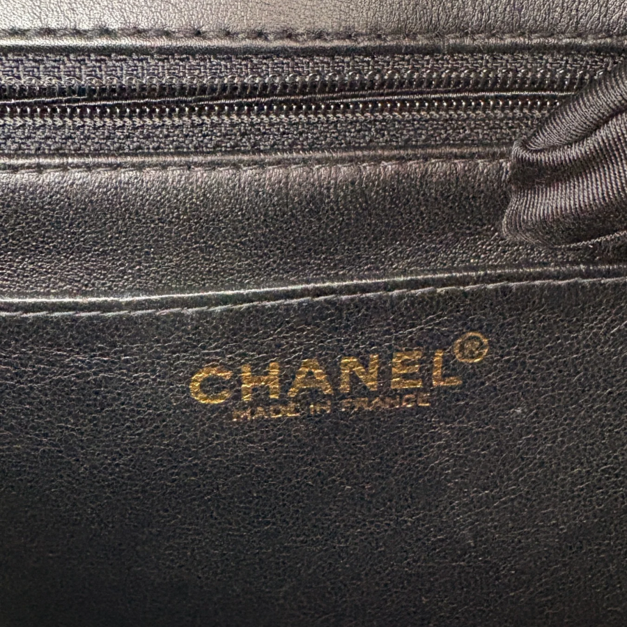 RG708 - CHANEL Vintage Black Calfskin So Black Kelly Shoulder Bag - Lovintage