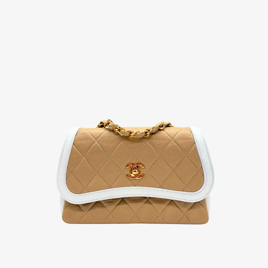 CS046 - CHANEL Vintage Bicolor Beige/White Lambskin Quilted Flap Bag
