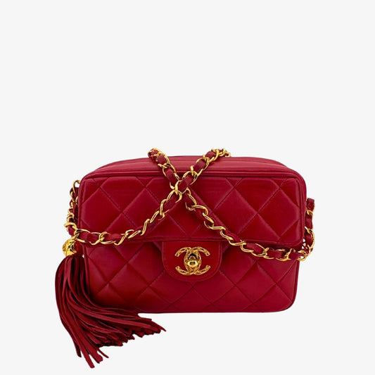 RG698 - CHANEL Vintage Red Lambskin Camera Bag