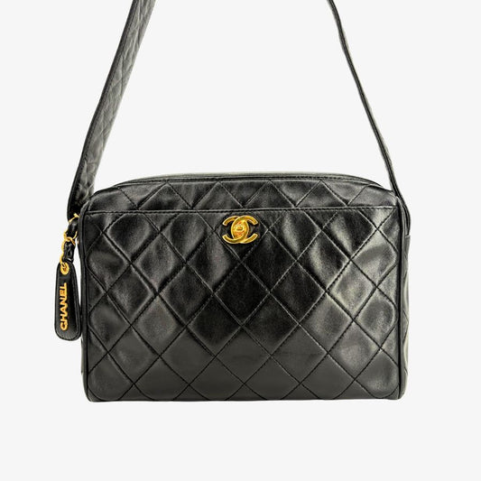 RG704 - CHANEL Vintage Black Lambskin Camera Bag