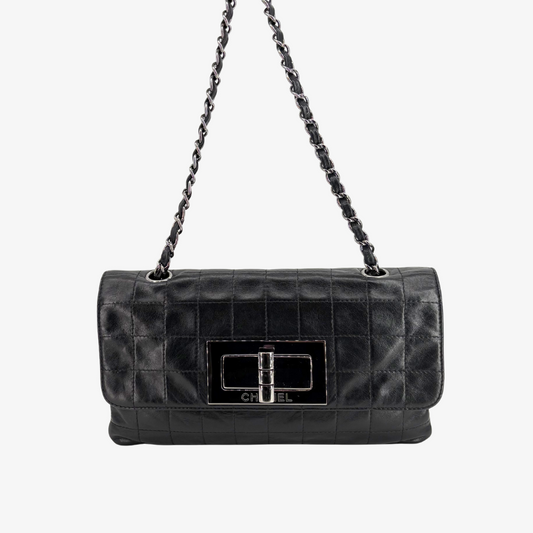 JZ099 - CHANEL Vintage Chanel Lambskin Chocolate Bar Flap Bag