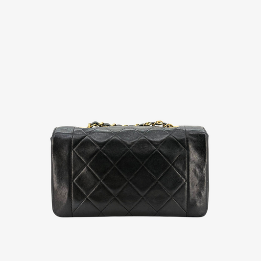 CS035 - CHANEL Vintage Black Lambskin Single Chain Flap Bag