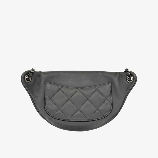 RG408 - CHANEL Vintage Gray Calfskin Chain 20s Signe Waist Bag