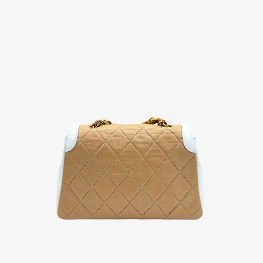 CS046 - CHANEL Vintage Bicolor Beige/White Lambskin Quilted Flap Bag