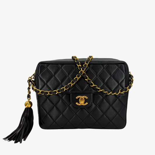 RG322 - CHANEL Vintage Black Lambskin Quilted Camera Bag
