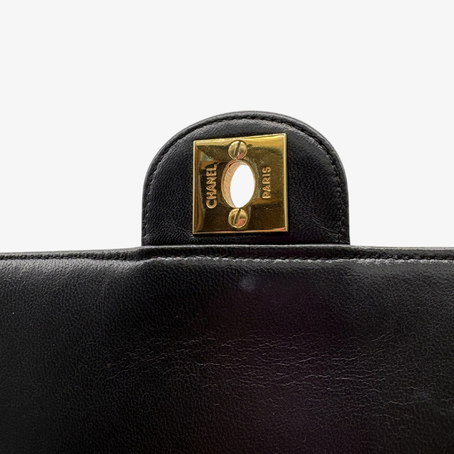 CS091 - CHANEL Vintage Black Lambskin CC Matelasse Shoulder Bag - Lovintage