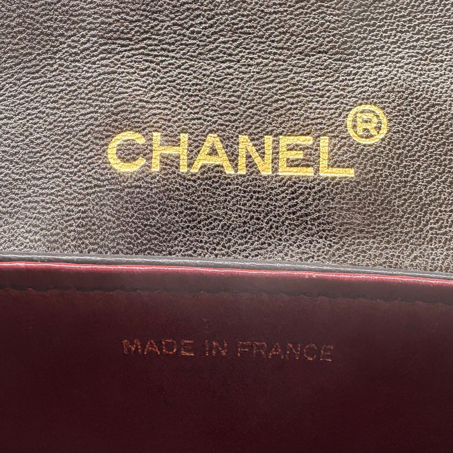 JAH235 - Chanel Vintage Black Lambskin Chevron CC Clasp Flap Bag - Lovintage