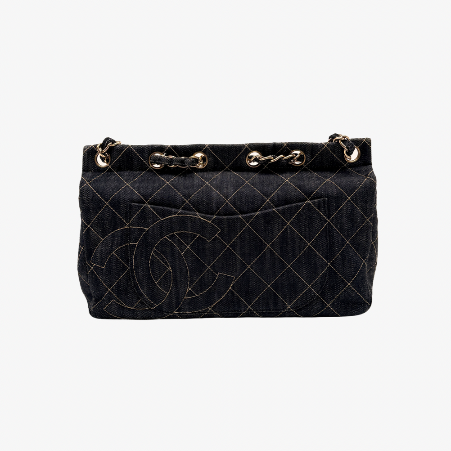 CS107 - CHANEL Navy Blue Quilted Denim Chain Through Jumbo Flap Bag - Lovintage