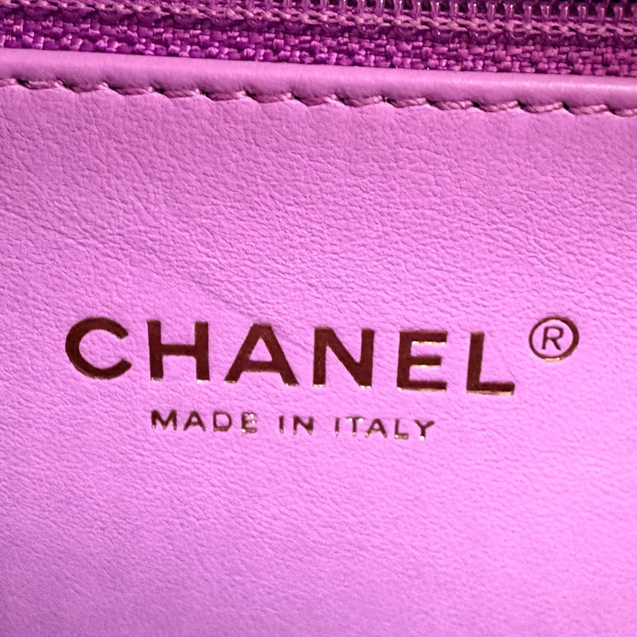 CS118 - CHANEL Burgundy Lambskin Jumbo Classic Flap Bag - Lovintage