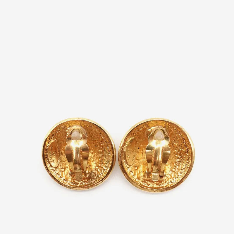 jm891-chanel-vintage-gold-plated-clip-on-earrings