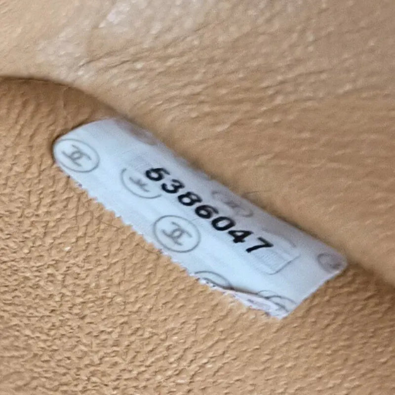 ra951-chanel-vintage-beige-lambskin-23cm-classic-flap-bag