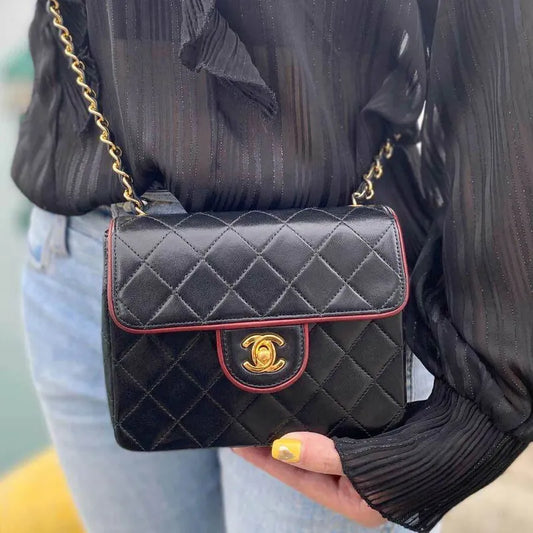 js657-chanel-vintage-black-lambskin-17cm-mini-square-flap-bag