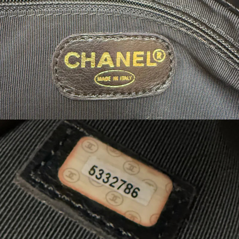 rc612-chanel-vintage-black-lambskin-embossed-logo-tote-bag