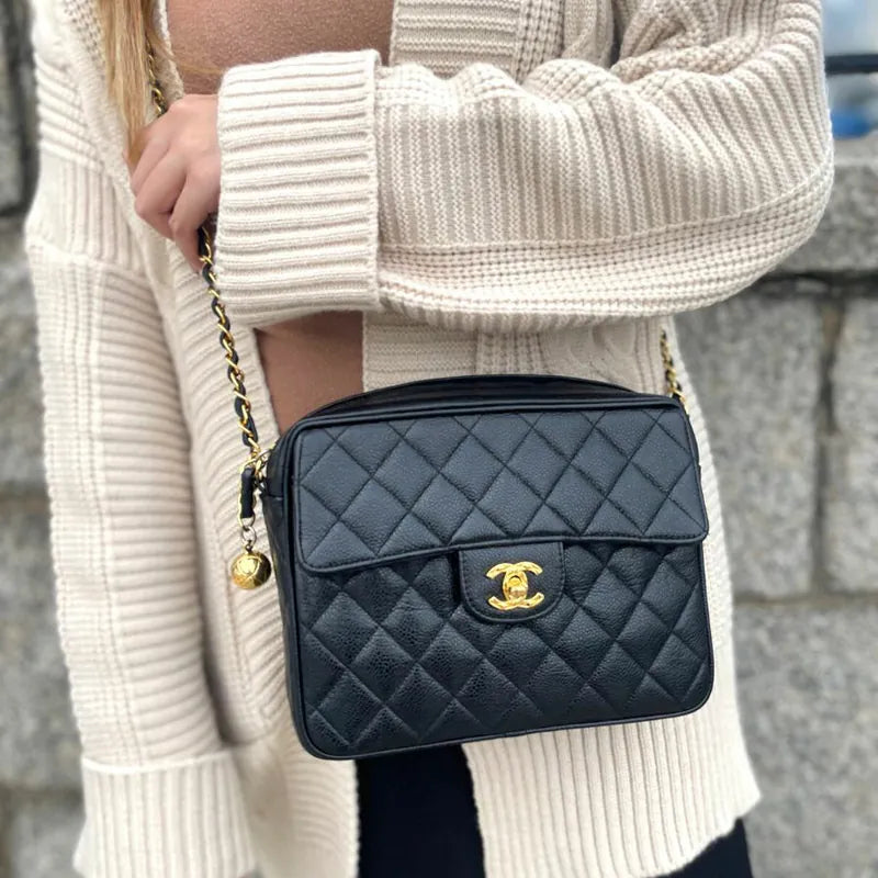 jt729-chanel-vintage-black-caviar-leather-quilted-camera-bag