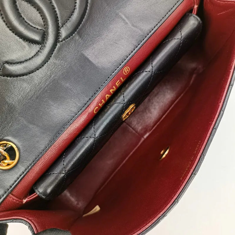 ju697-chanel-vintage-black-lambskin-quilted-flap-bag