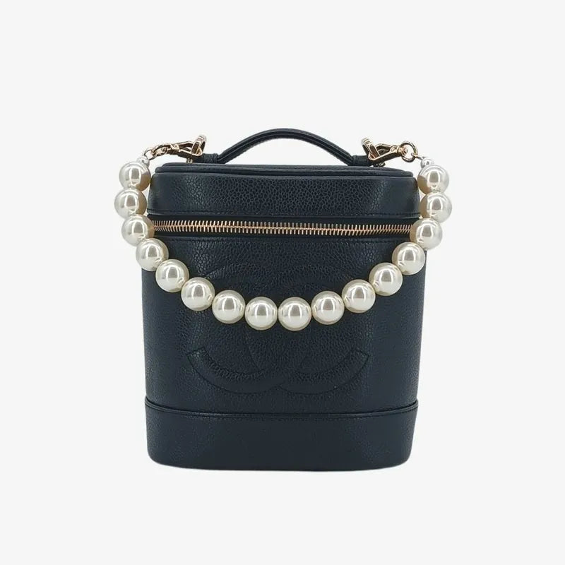 jt428-chanel-vintage-black-caviar-leather-cosmetic-bag