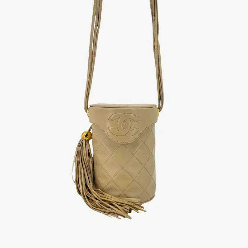 jw445-chanel-vintage-beige-lambskin-cylindrical-bag