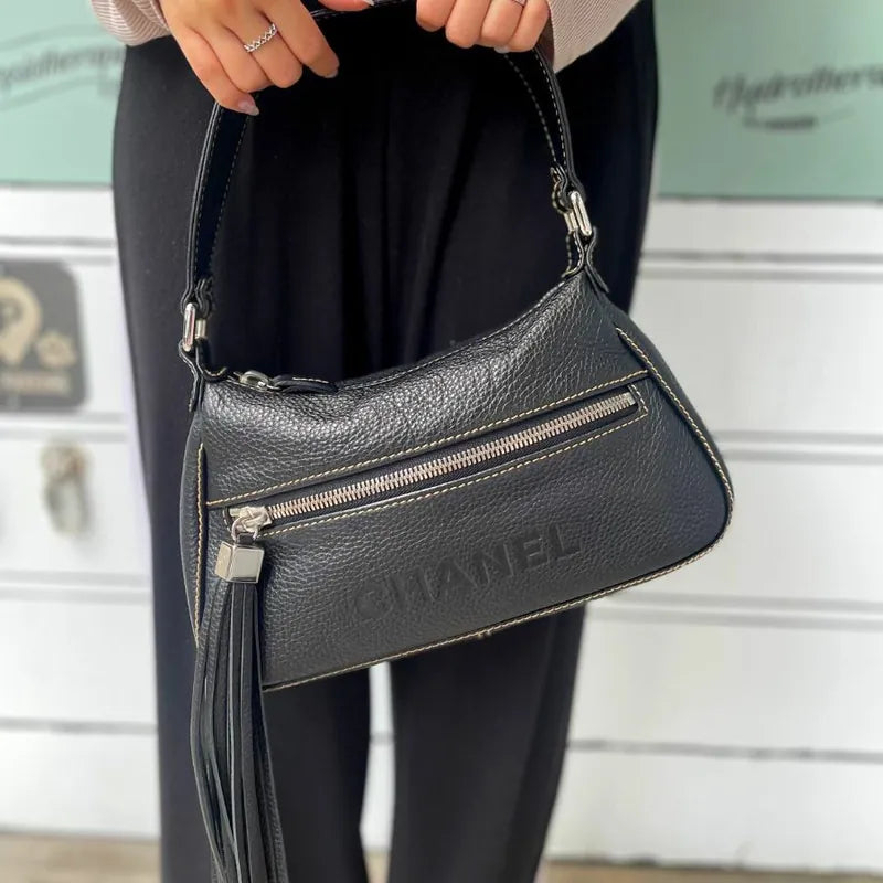 ra154-chanel-vintage-black-caviar-leather-handbag