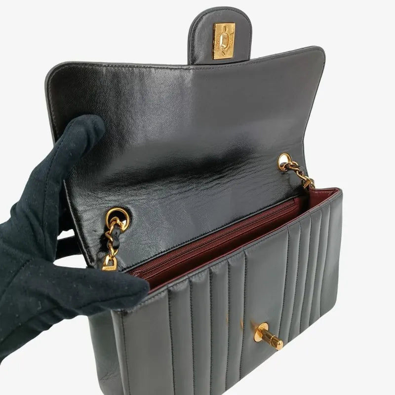 ra649-chanel-vintage-black-lambskin-vertical-flap-bag