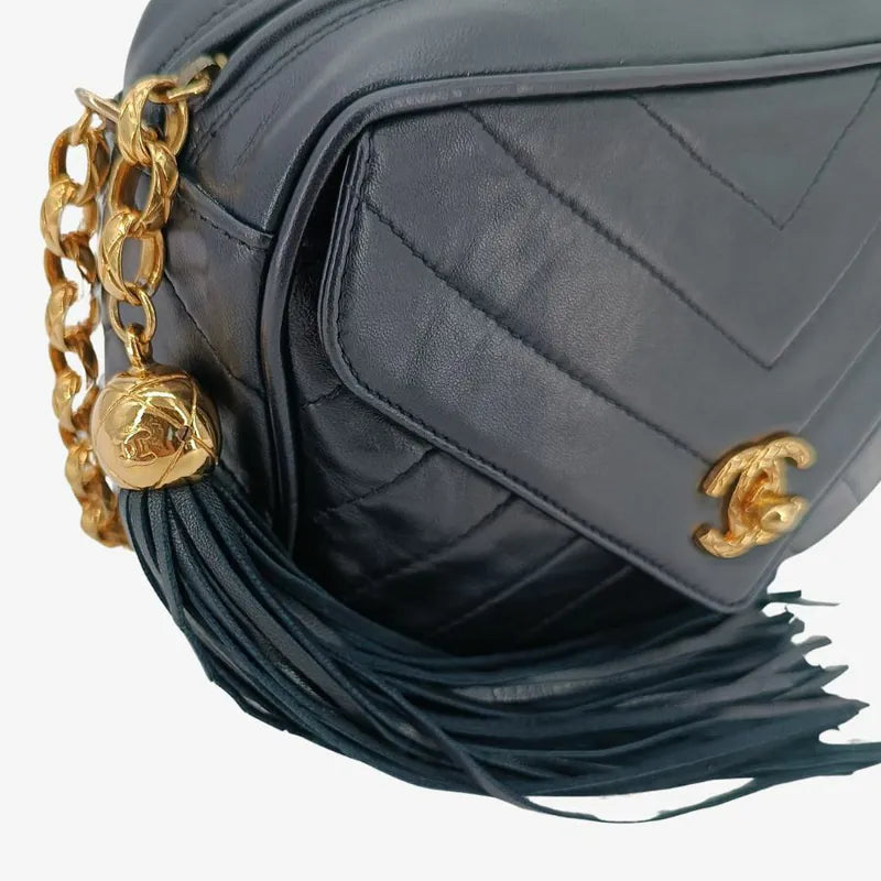 ju694-chanel-vintage-navy-lambskin-gold-chain-chevron-camera-bag