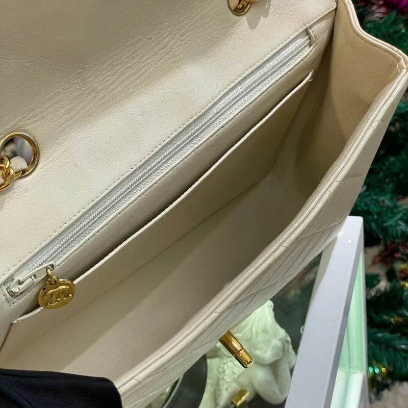 jw479-chanel-vintage-beige-lambskin-quilted-flap-bag