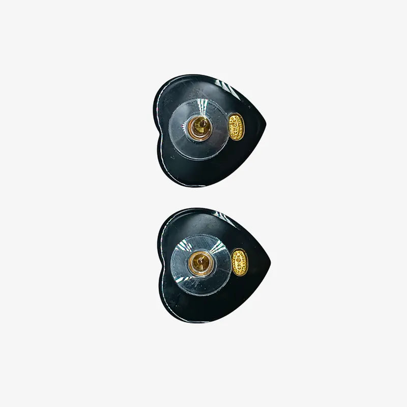 ra552-chanel-black-white-resin-heart-rhinestone-earrings